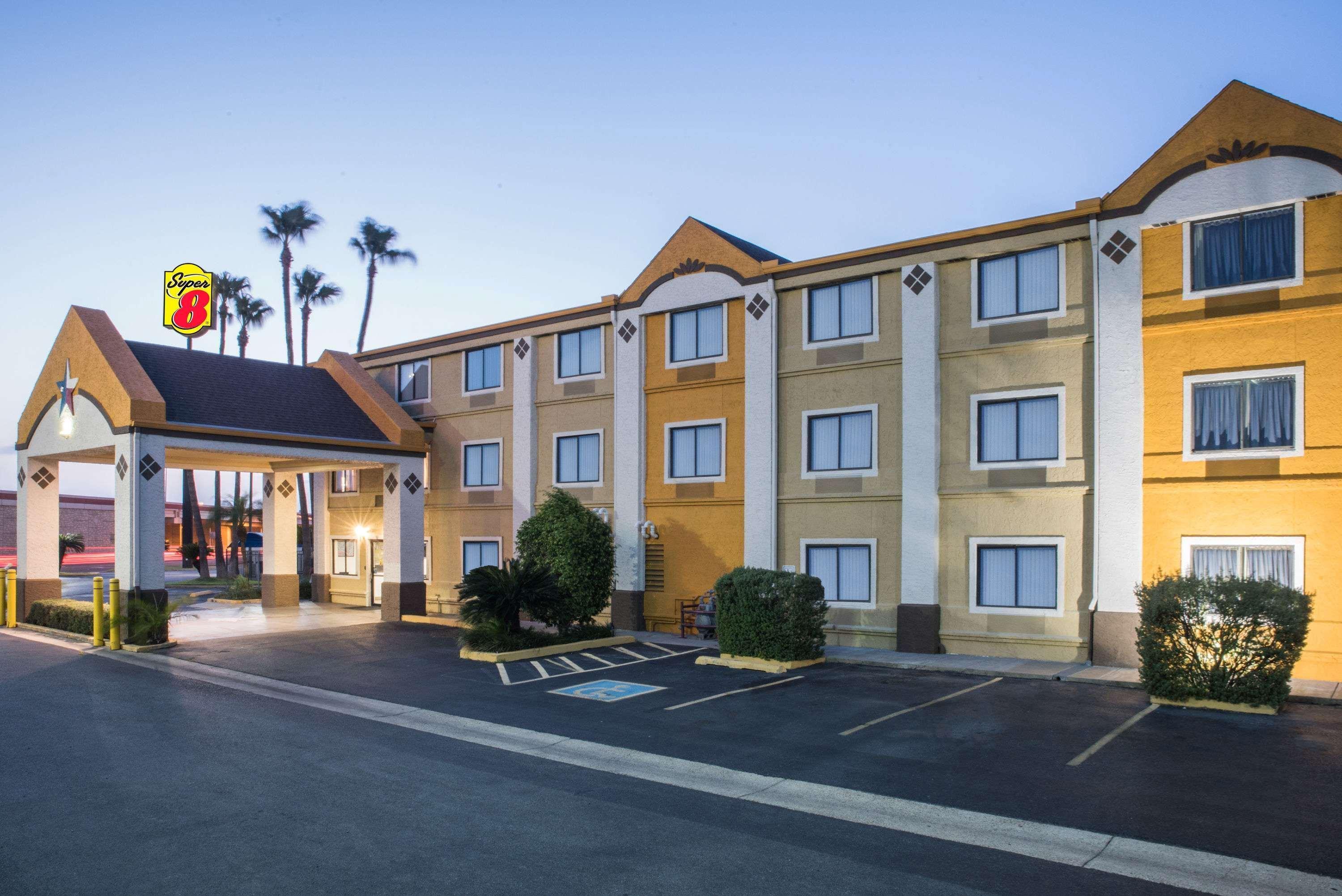 Super 8 By Wyndham Harlingen Tx Hotel Exterior photo