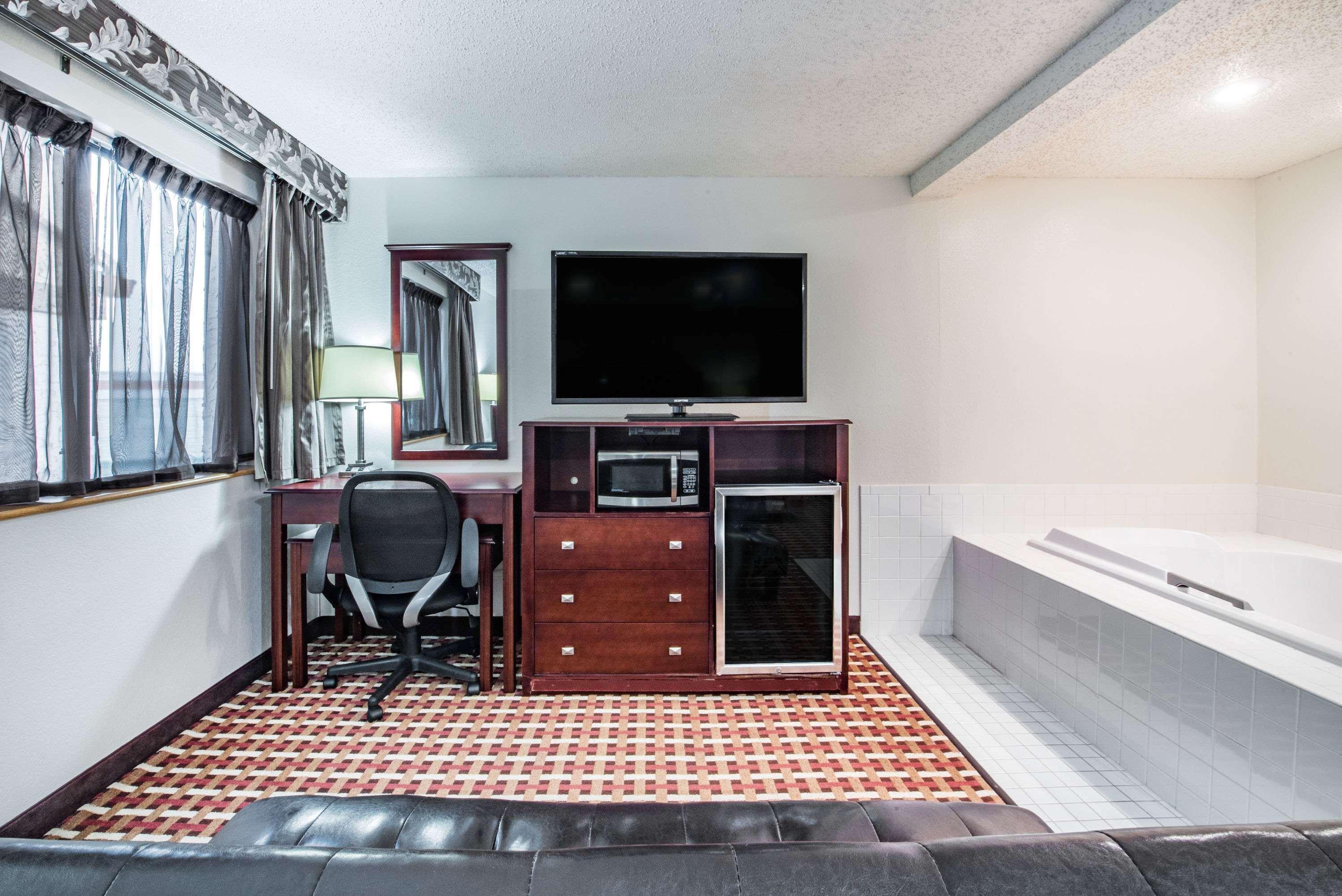 Super 8 By Wyndham Harlingen Tx Hotel Exterior photo