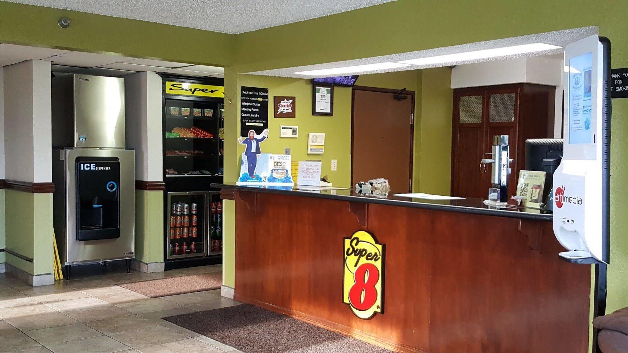 Super 8 By Wyndham Harlingen Tx Hotel Exterior photo
