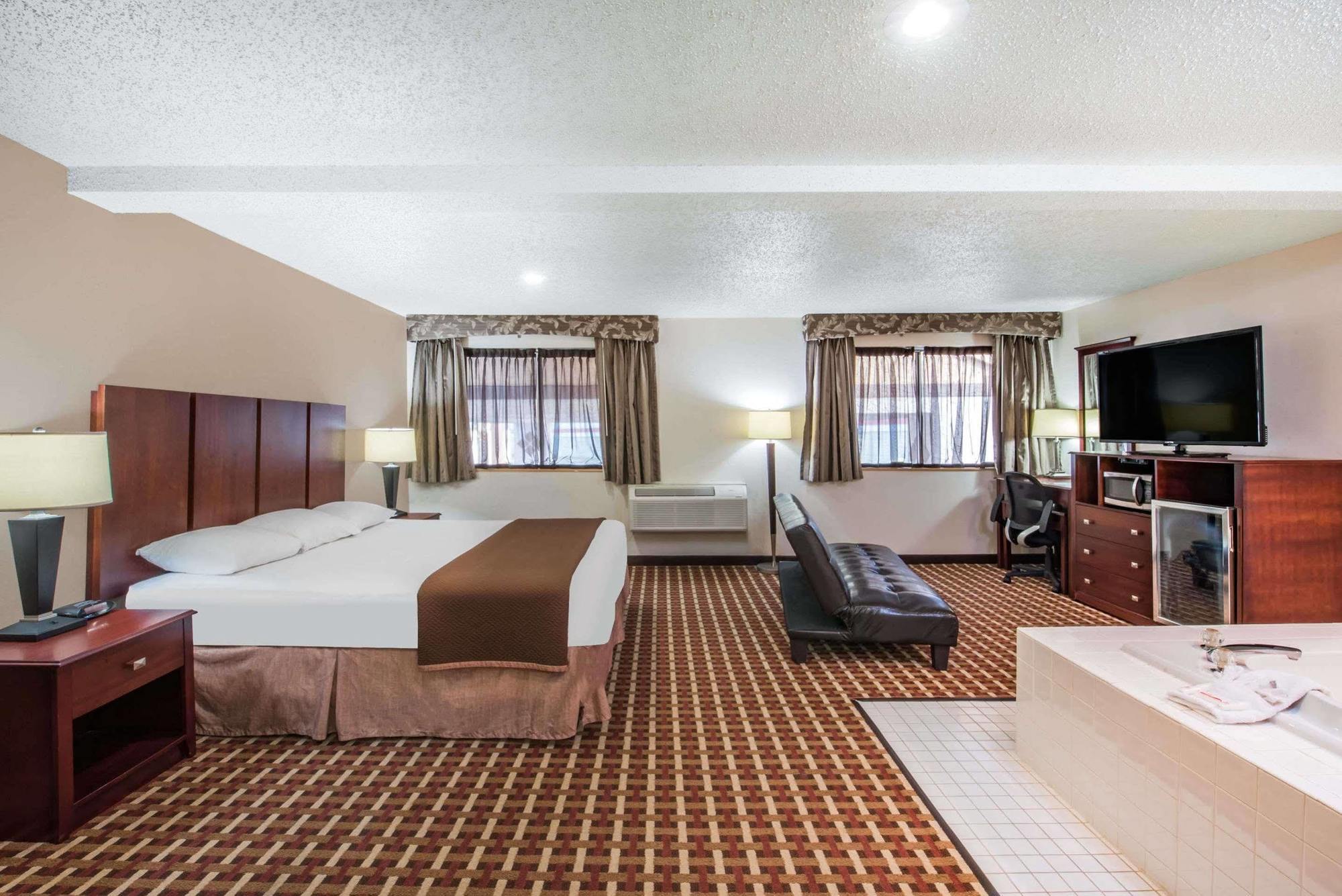 Super 8 By Wyndham Harlingen Tx Hotel Exterior photo